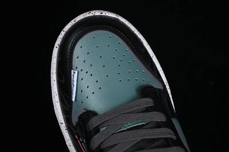 All Categories Nk SB Dunk Series Nk SB Dunk Low Low-top Sneakers Nk Dunk Low Panda Prank Space Exploration-Planet Across Black and Purple SB Strappy Low-top Casual Sneakers DV0831-002